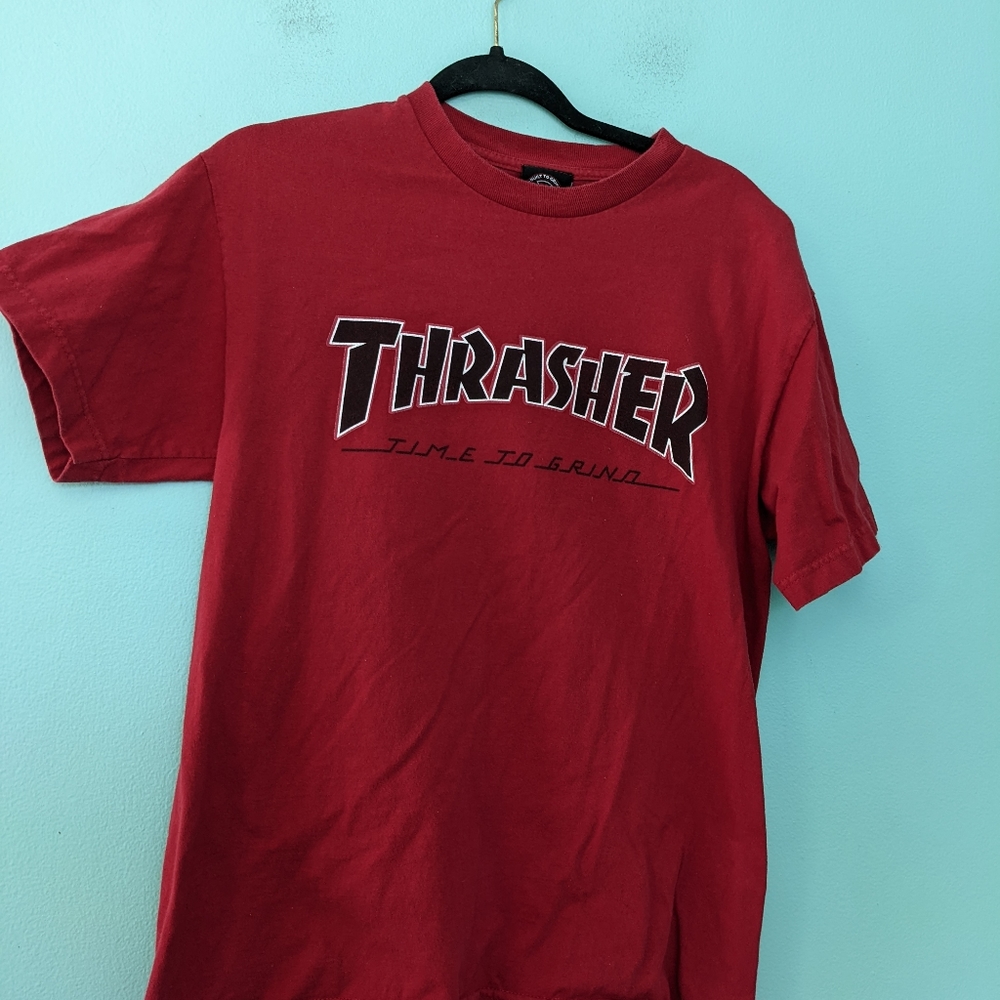Independent Truck Company Red Thrasher Shirt Clock Logo Back Medium